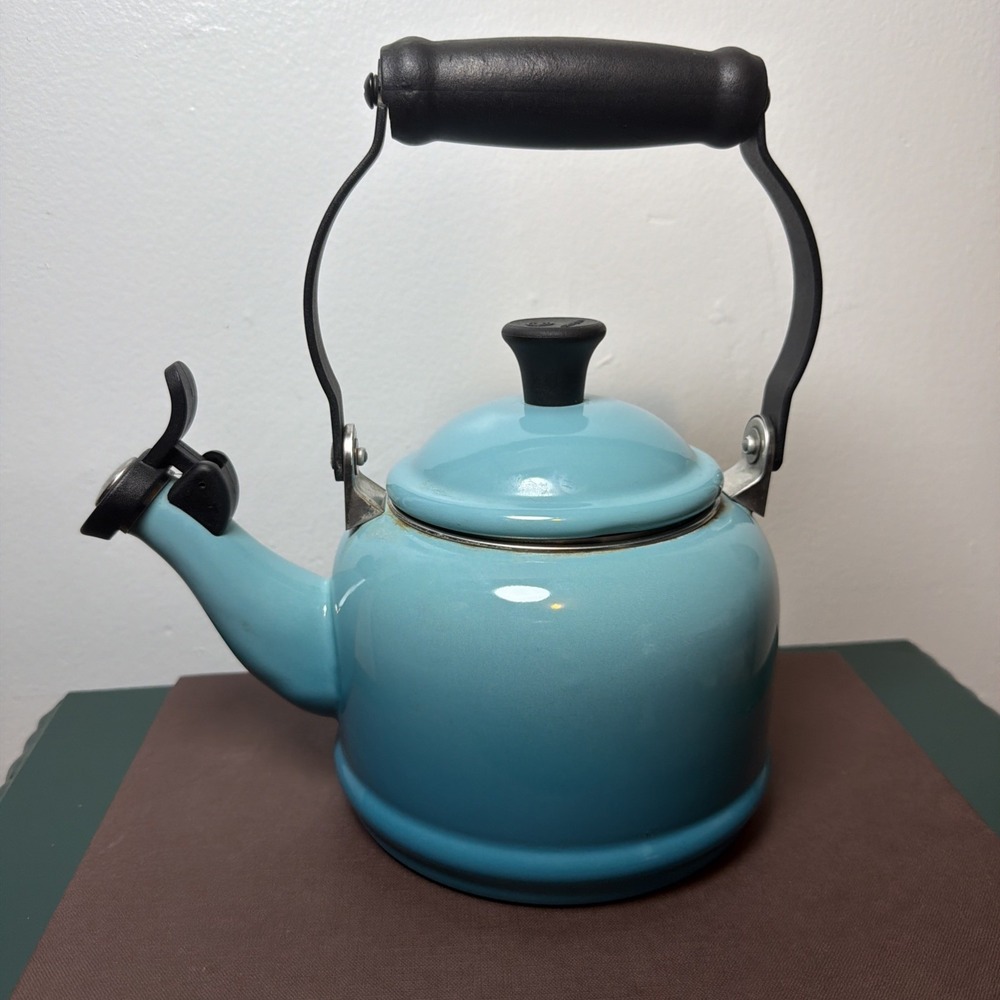Le Creuset Whistling Tea Kettle Blue Enameled Steel 1.25 Qt Tea Pot Ombre